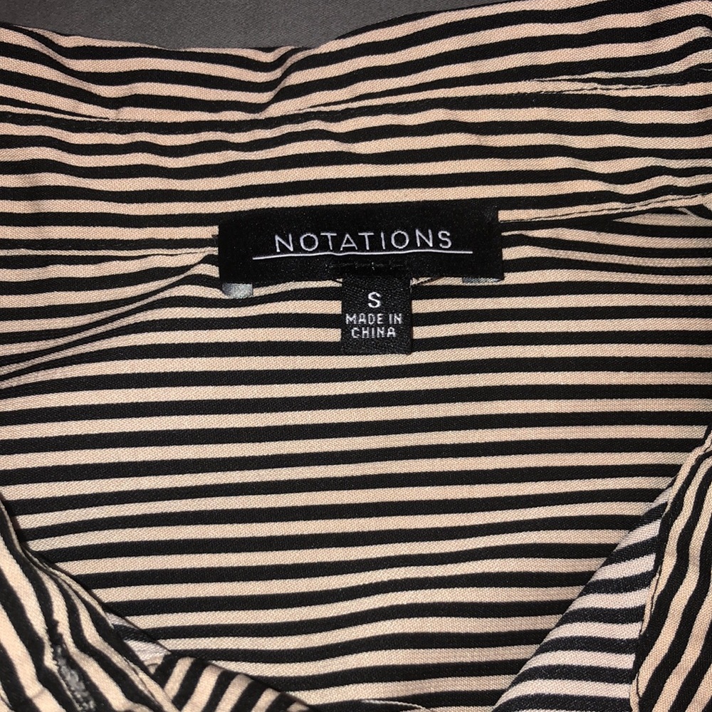 Button down blouse - Picture 2 of 2